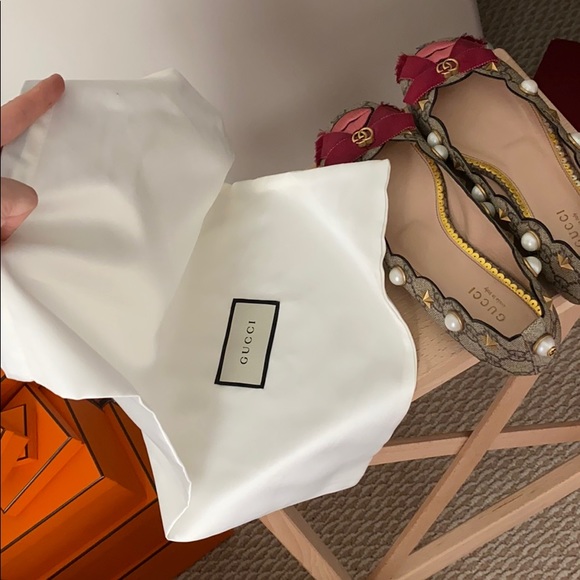 Gucci Flats with Receipt and Dust Bag - Picture 13 of 14